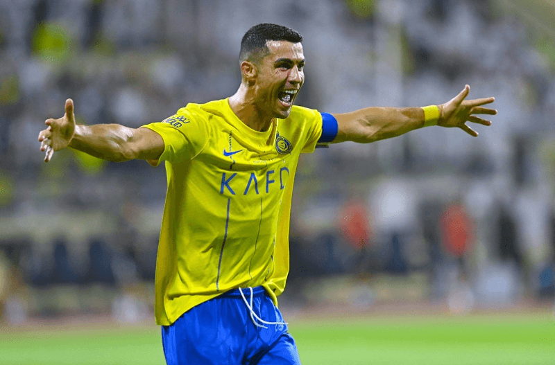 Các giải bóng đá châu Á: Hành trình vươn tầm và sức hút mãnh liệt 2 Siêu sao Cristiano Ronaldo trong màu áo Al-Nassr, minh chứng cho sức hút toàn cầu của giải đấu AFC Champions League Elite