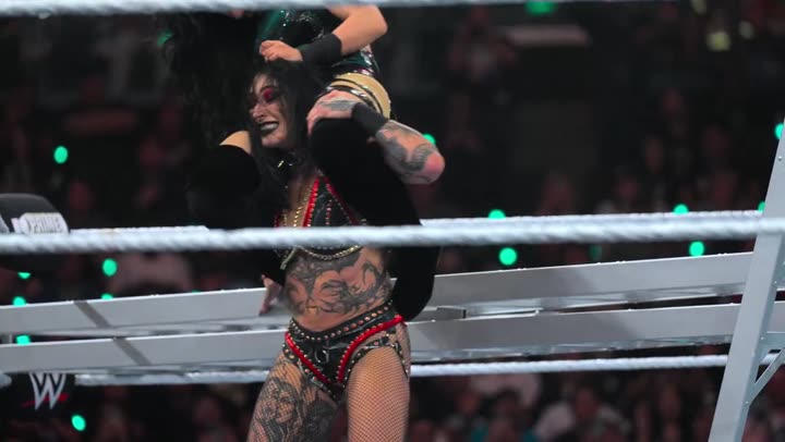Hình ảnh tập 2 WWE: Hậu Trường (Phần 2)