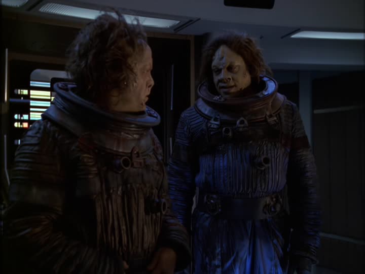 Star Trek: Voyager (Phần 5) 9 Tập 21 phim Star Trek: Voyager (Phần 5)