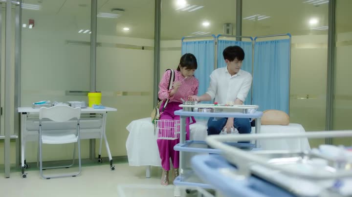 Truy Cầu : Hoa Khôi Ngoại Mạn Đấu Đầu Ngốc Bạch Ngọt 9 Tập 2 phim Truy Cầu : Hoa Khôi Ngoại Mạn Đấu Đầu Ngốc Bạch Ngọt